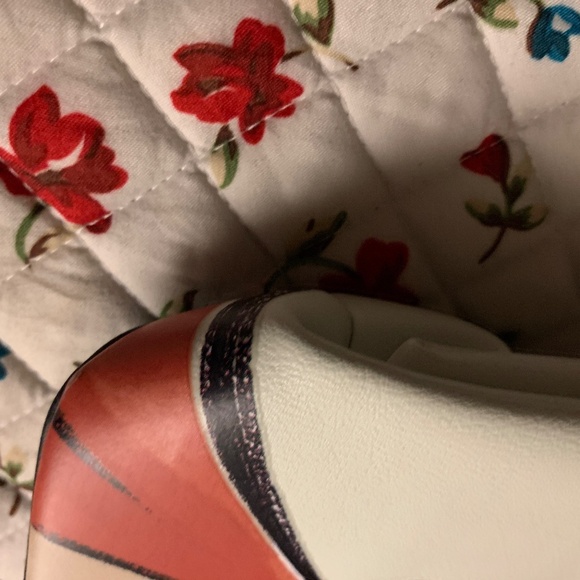 Disney Snow White "Just One Bite" Small Purse - Like New - Picture 5 of 14